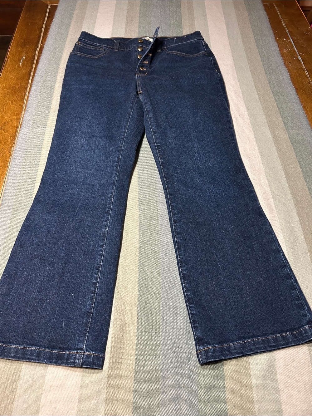 Madewell Mid-Rise Kick Out  Jeans - Dark Blue size 28 button fly